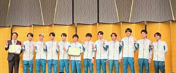 青学大の箱根駅伝祝勝会でＶメンバーあいさつ　１区１６位の小河原「大ブレーキした小河原です」