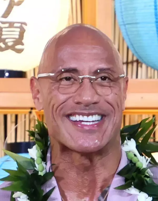 ドウェイン・ジョンソン、自身の大ファンのアイドルとのサプライズ対面で金言「有名になることの一番いいところは…」