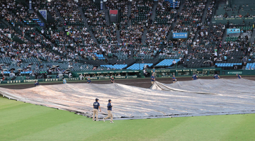 【甲子園】阪神園芸登場に拍手と歓声「神業が見れる」「もはや芸術的」ネットも沸騰…仙台育英３点リードの４回に雨天中断