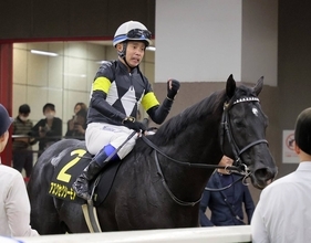 【東京１１Ｒ・オクトーバーＳ】アスクセクシーモアがイン突きで１番人気に応える　岩田康誠騎手「いつでもさばける脚がある」