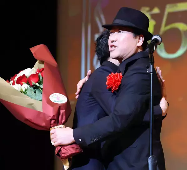 佐藤二朗「昔からキラキラしたイメージ」のエランドール賞を受賞で「ありがたいしうれしいし、光栄」と喜び爆発