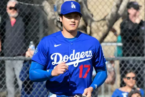 大谷翔平ヒヤリ　ＷＢＣ韓国代表金慧成の打球があわや直撃　とっさの反応で大谷倒れ込む