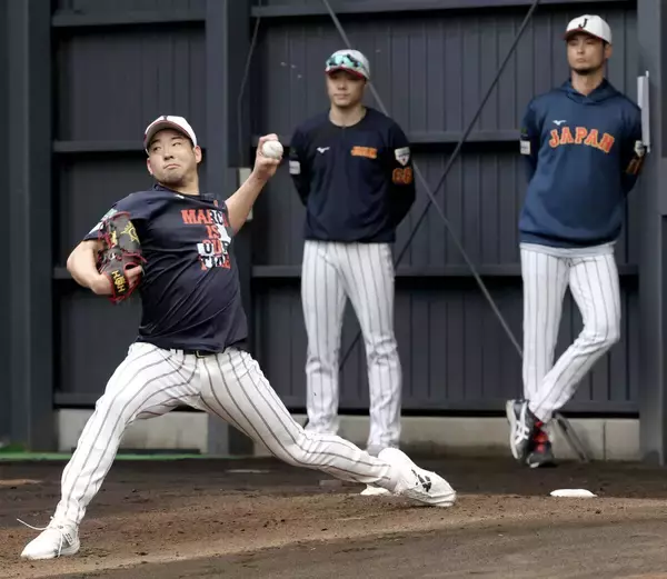 帰国２日でブルペン１７球熱投…菊池雄星「宮崎に来て良かった」ダルビッシュにも感謝「投手陣が安心感を感じる」