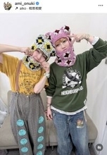 「編み物すごい」ＰＵＦＦＹ大貫亜美、人気歌手に贈った手編みニット帽で顔寄せショット「かわゆすぎる」と話題