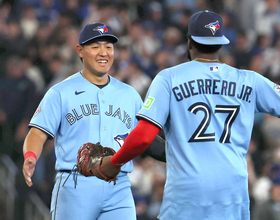 ブルージェイズが連敗ストップ　ドジャースに逆転勝ち　岡本和真は無安打　投手・大谷翔平との初対決も実現