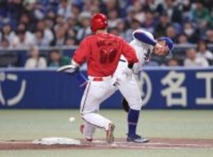 【広島】「足」で先制点もぎとる　坂倉将吾の二盗→中村奨成の内野安打で得点　２回までにマラーから２盗塁　１２球団ワーストのチーム打率２割４厘も機動力で好機