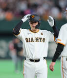 「【巨人】岸田行倫が５試合連続安打！打率「．１７１」→「．２４６」まで急上昇」の画像1