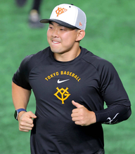 【巨人】小笠原慎之介が東京ドームで連日の練習参加　ベンチでは坂本勇人と談笑　古巣ナインにもあいさつ