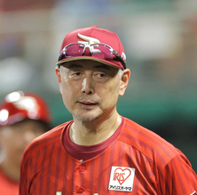 【楽天】 吉井理人監督「（１試合３発の）マッカスカーのおかげで」早川には厳しく指摘「ああいうピッチングをするようじゃ…」２死から四球で失点