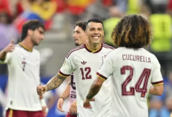 【Ｗ杯】スペイン代表監督「本当に誇りに思います」フランスを完璧に封じ４大会ぶりＶへ王手　３７戦無敗は歴代最長タイ