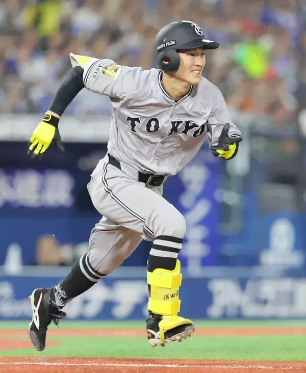 あいさつに「まじっすか」　巨人・浦田俊輔は九産大の同級生…１軍定着へ奮闘する姿を取材することが励み