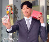 「【ヤクルト】ドラフト３位右腕の山崎太陽が入寮時に持ち込んだものは高級ブランドのラッキーアイテム」の画像1