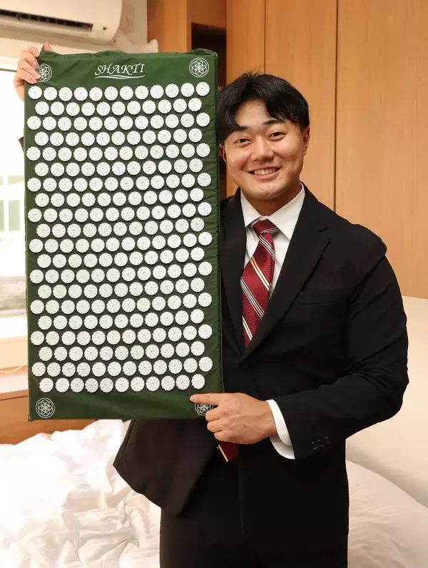 【広島】ドラ４工藤泰己「学生時代、ずっと動画を見ていた」栗林との対面に感激　新人９人が入寮