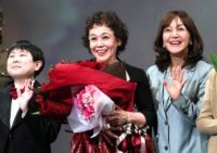 大竹しのぶ　主演舞台「ピアフ」２００回上演達成に「毎回必死になってやってきただけ」