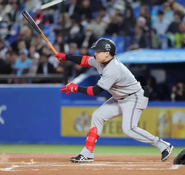 【巨人】初回に一挙４点先制！泉口友汰、ダルベック連打→大城卓三押し出し　クリーンアップのつなぎでビッグイニング