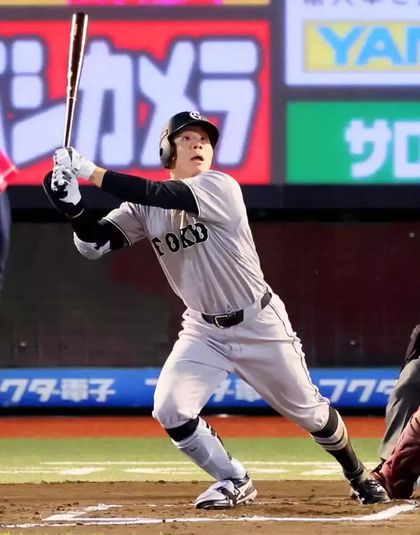 【巨人】佐々木俊輔「久々のマルチ」９番に入り出場１９戦ぶり複数安打　５・１２サヨナラ弾以来の一発も