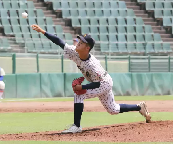 【高校野球】明石商が激戦を制し２年ぶり決勝へ　気合の１６０球の熱投、２年生エース仲吉泰清は「全力を出し切れた」…兵庫大会