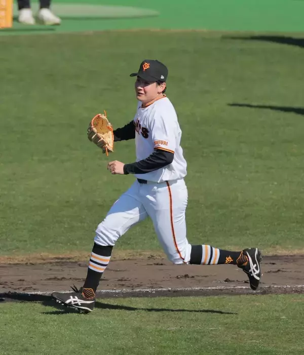 【巨人】ドラ１竹丸和幸が宮崎キャンプ２度目のブルペンで阿部監督から熱視線