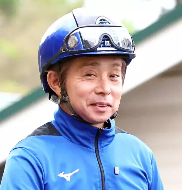 鎖骨骨折手術後２週間でダービー騎乗宣言！岩田康誠騎手が退院即トレセン訪問「まだ、さすがに違和感はありますけど」