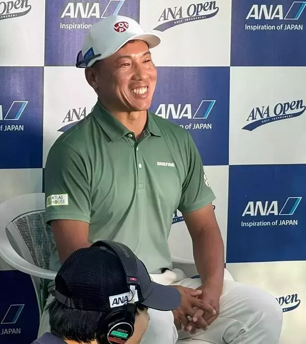 【男子ゴルフ】４４歳・内藤寛太郎　悲願の初優勝に向け、４打リードで後半へ　佐藤大平が２位追走