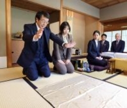 女流名人戦、ユニバーサルエンターテインメント・庄子善行取締役が振り駒「思い切って振りました」