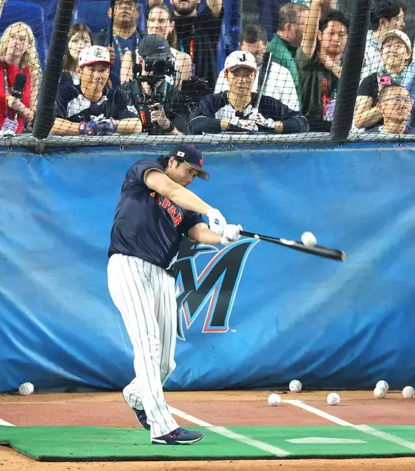 大谷翔平がベネズエラ・アクーニャとの〝最強１番前哨戦〟に圧勝！　フリー打撃で４連発含むサク越え１３本