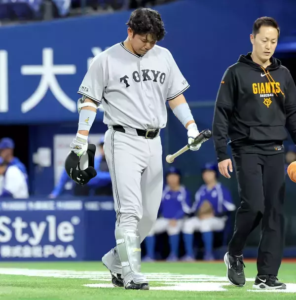 【番記者Ｇ戦記】巨人・大城卓三が右膝自打球も気合の出場続行　田中将大が代わるまでは…途中交代までの舞台裏