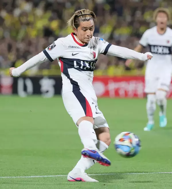 鹿島、勝利で東地区１位確定…ＭＦ荒木遼太郎、ＭＦ柴崎岳ら先発、日韓のＷ杯選出コンビもスタメン出場