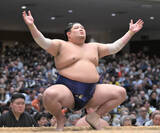 「阿炎が３敗目　大関・琴桜に敗れる　２０２２年九州場所以来の優勝から一歩後退」の画像1