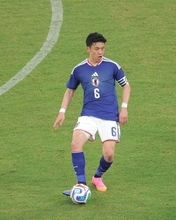 遠藤航が復活！　３か月半ぶり復帰→４５分間プレー　手術した左足首を相手に踏まれるアクシデントも
