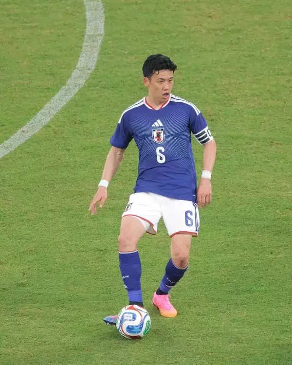遠藤航が復活！　３か月半ぶり復帰→４５分間プレー　手術した左足首を相手に踏まれるアクシデントも