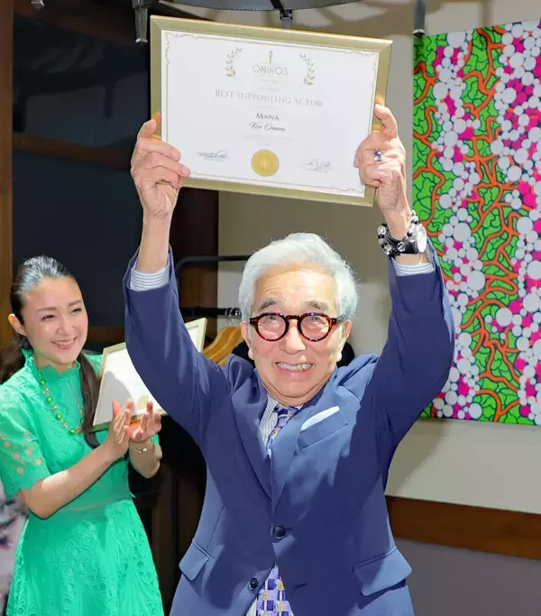 日本人初の快挙　９４歳・大村崑が米ＮＹの映画賞で助演男優賞　「ウソ、冗談でしょ」最初信じられず　受賞パーティーで特技のスクワット披露