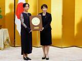 「高木美帆さん、国民栄誉賞記念品は「包丁」１０本セット　第１号の王貞治さんは「鷲の剥製」、長嶋茂雄さん＆松井秀喜さんは「金色のバット」」の画像1