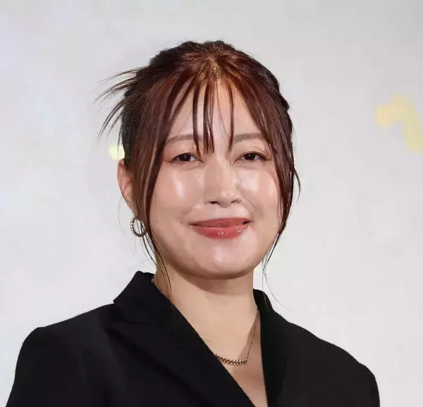 坂本美雨、名前の由来に父説と母説が！…近影にネットは「父・龍一にそっくり」「綺麗」「最強の音楽一家だな」