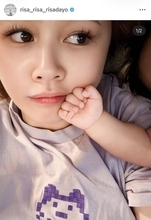 「パンチは日常茶飯事」元モー娘。・新垣里沙、赤ちゃんとの微笑ましい戯れ公開で「可愛いが渋滞してるよー」