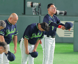 【ヤクルト】チーム史上ワーストへ「あと１」１４四死球の投手陣に池山隆寛監督「四球は大量点、複数点につながってしまう」巨人に大敗