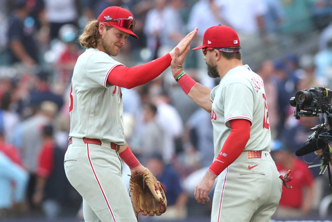 フィリーズが延長１０回ボーム決勝弾で逆王手！東地区覇者・ブレーブスに逆転勝ち… ハーパーが名誉挽回の一発など主軸が意地