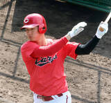 「【広島】佐々木泰が“岡本バット”で快音連発　９本のサク越えに「持ち味は長打」」の画像1