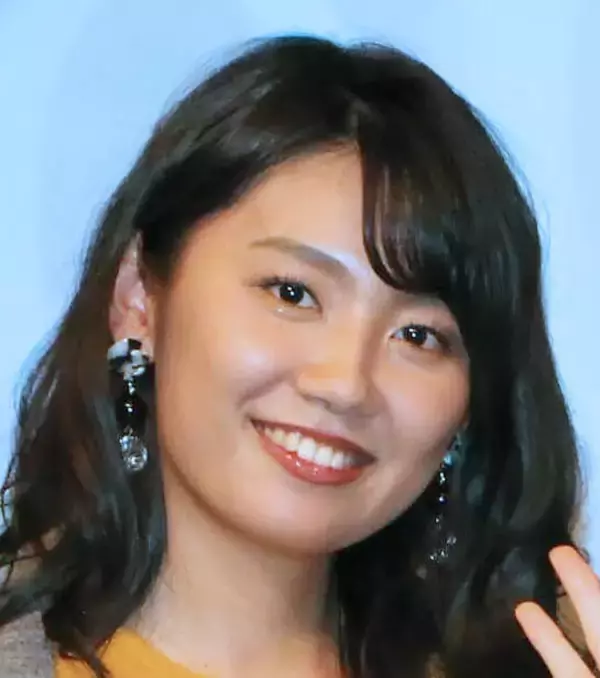 フジ新美有加アナ、留学＆退社の仲良し同期アナとお別れ３ショット！「心に情熱を灯す２人に幸あれ」全力エールも