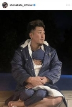 中田翔さん、包み込む父性…次男とほっこり親子ショット！「かわいい天使」「パパの愛情が溢れ出てる」