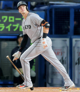 【巨人】４月終えてチーム本塁打２３発はリーグ最多！　主砲・岡本和真がメジャー移籍で抜けるも複数本塁打６人