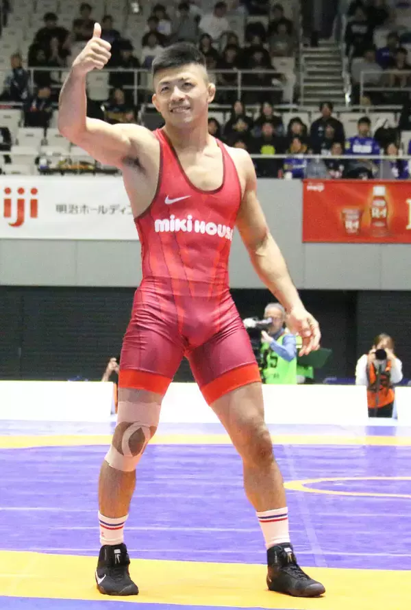 【レスリング】愛妻、愛娘２人が観戦の文田健一郎が貫禄Ｖ「勝利の女神が３人もいるんで負けられない」