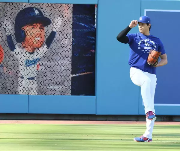 大谷翔平が３日ぶりに投球練習再開　キャッチボールを２０分…６０メートルの遠投も　右上腕二頭筋の張りの不安払拭