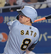 【阪神】佐藤輝明も３０号！森下翔太とアベック弾で節目の一発　３冠王へエンジン全開