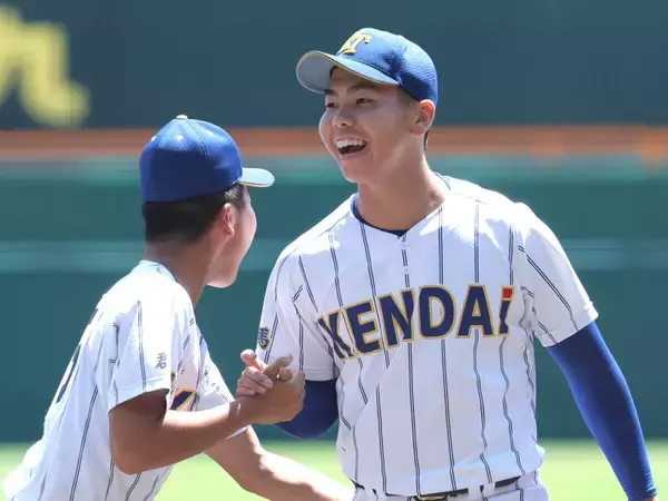 【甲子園】１－０の９回２死満塁から２年生大魔神を投入→ピシャリ「メンタル強ぇ」「これは大エース」「バケモン」健大高崎・石垣聡志の精神力にネット騒然