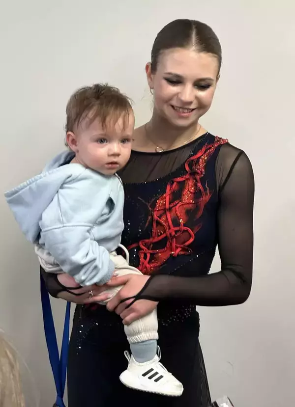【フィギュア】旧姓トルソワ、母でも４回転ルッツ成功　産後１か月半で氷上復帰　地元メディアに「もし何かが私のモチベーションになるとしたら、皆さんが子どもを生んで、またジャンプを跳び始めた時」