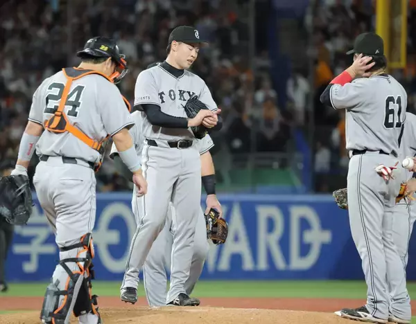 巨人、痛恨の逆転負けで阪神のマジックは「１」に…リチャード先制ソロも同点８回にリリーフ陣が力尽く　４５日ぶり山崎伊織の復活が光明