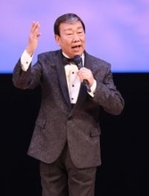 橋幸夫、１年ぶりに歌手活動を再開「もうやめませんよ、絶対に！」デビュー曲など全５曲を熱唱
