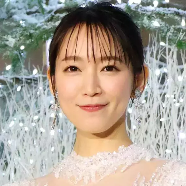 吉岡里帆「ジャンボ兄弟」豪華すぎるメンバーと集合ショット！「ガチの兄弟みたい」「楽しそう」と大反響