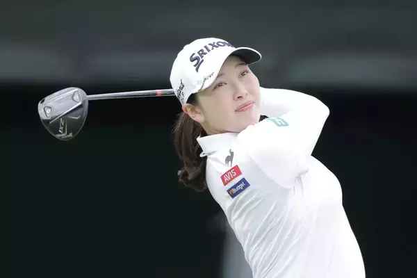 小祝さくらが復帰「待ってました～」の大歓声　１５ｍパット決めて圧巻バーディー　女子ゴルフ開幕戦